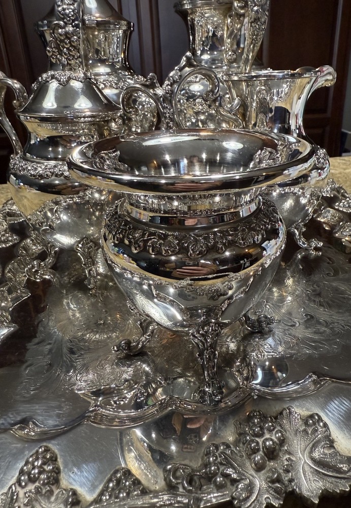 5 Piece Goldfeder Silver Co. Footed Coffee/Tea Service With Silver Plate Grapes