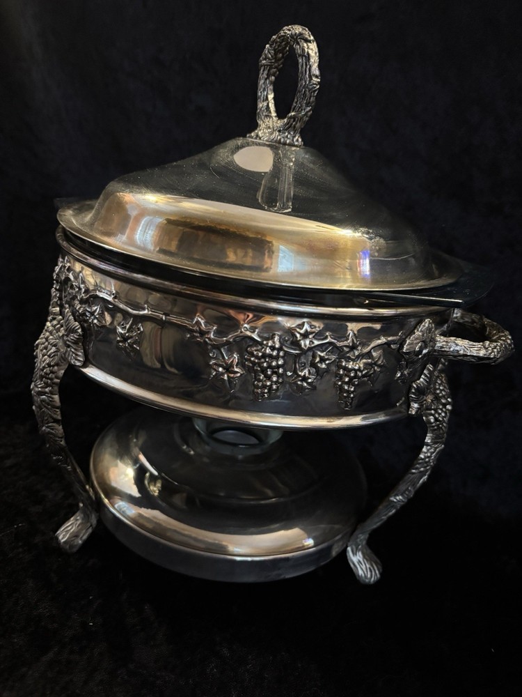 Godinger silver plated chafing dish intricate design, Seagal