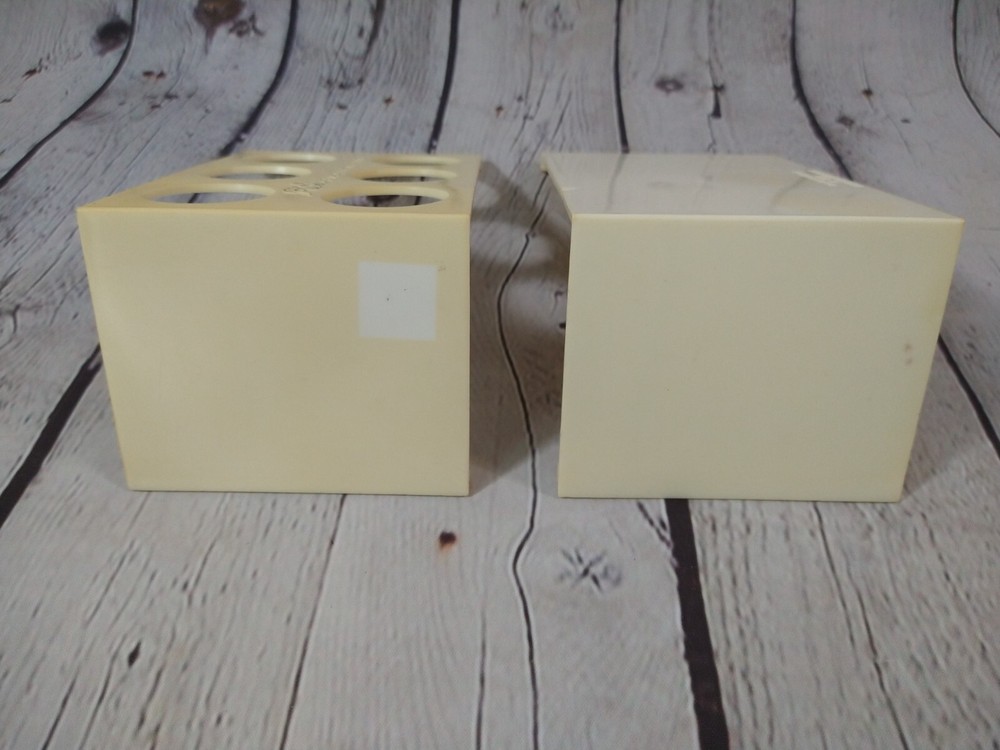 VINTAGE plastic WILTON / decorating cone holder