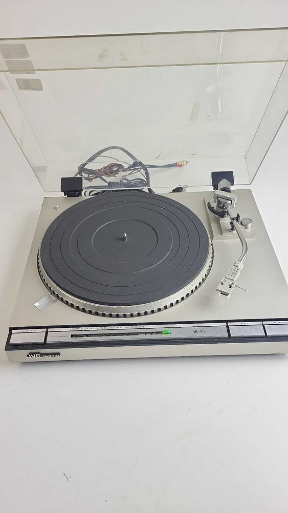 JVC Turntable QL-A5 Quartz Lock Direct Drive Auto-Return System