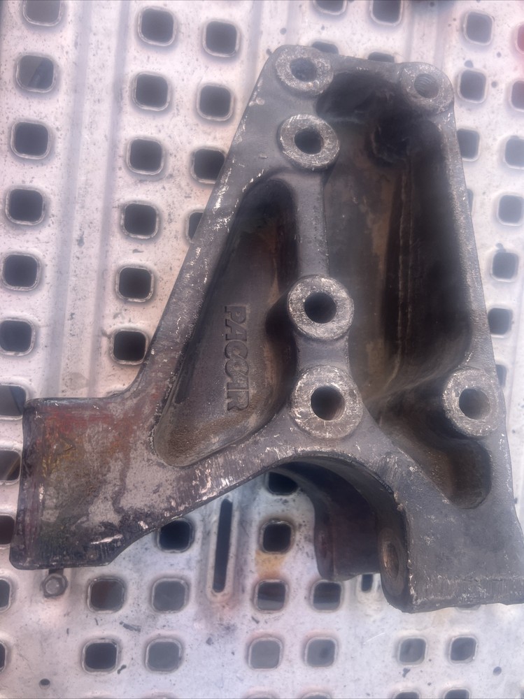 PACCAR Aluminum Spring Hanger C11-6001L