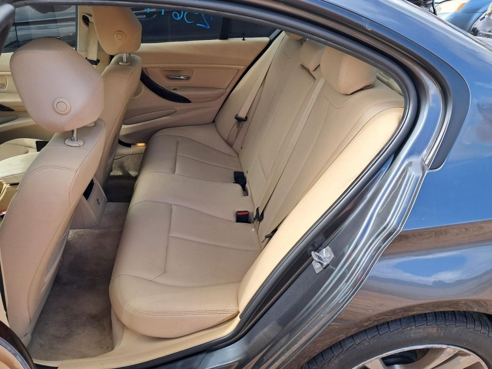 320I 2014 Glove Box 4816732