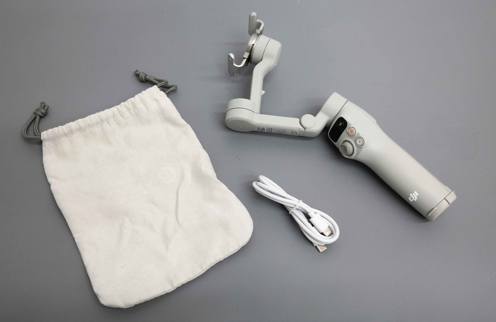 DJI Osmo Mobile 7 Smartphone 3-Axis Gimbal Stabilizer - Gray