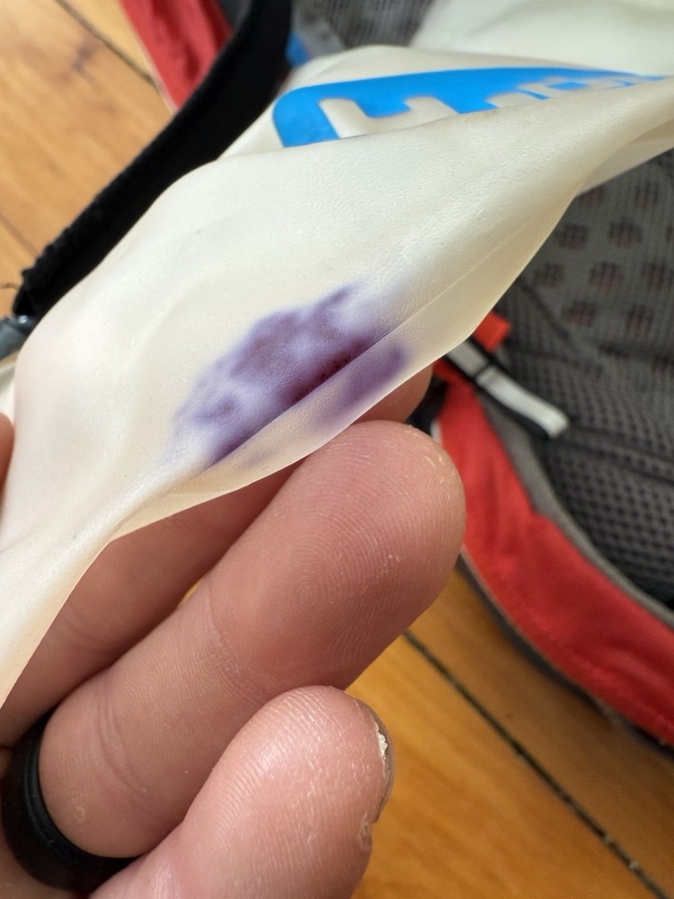 Salomon Agile 17 Hydration Pack Hiking Backpack Red Adjustable