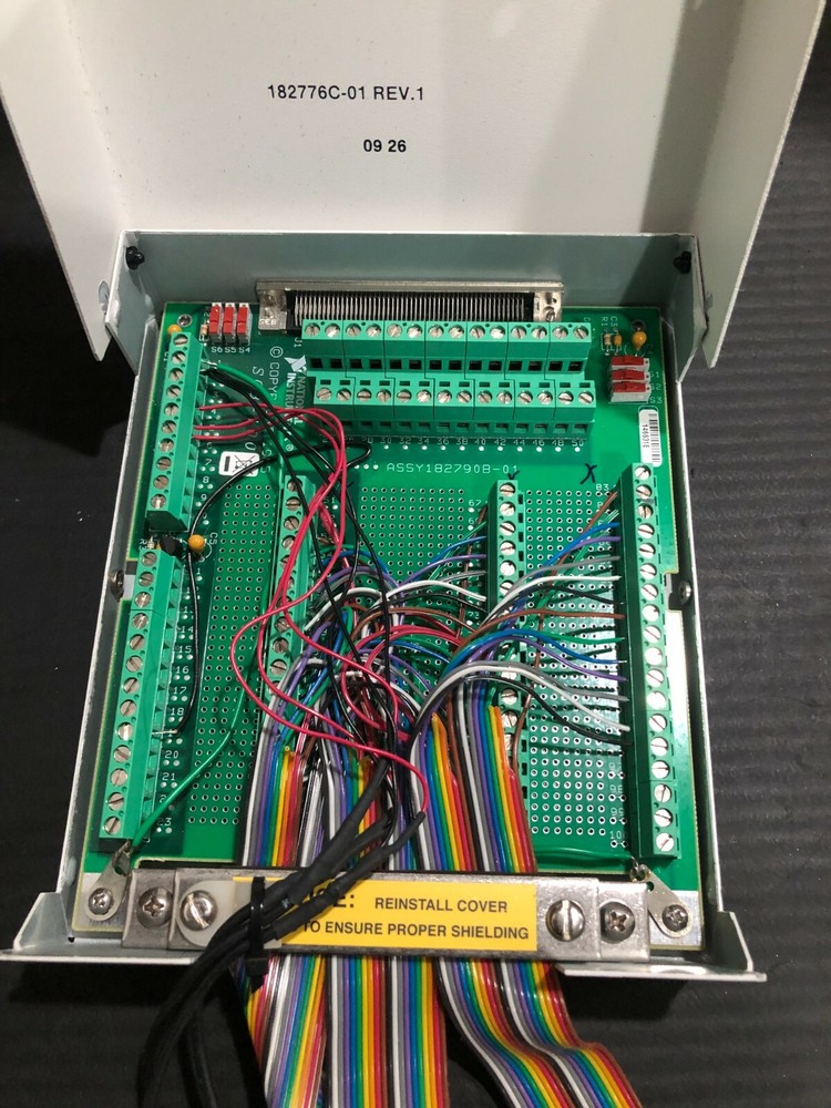 NATIONAL INSTRUMENTS- SCB-100 SHIELDED CONNECTOR BLOCK WITH SH100100 2m Cable