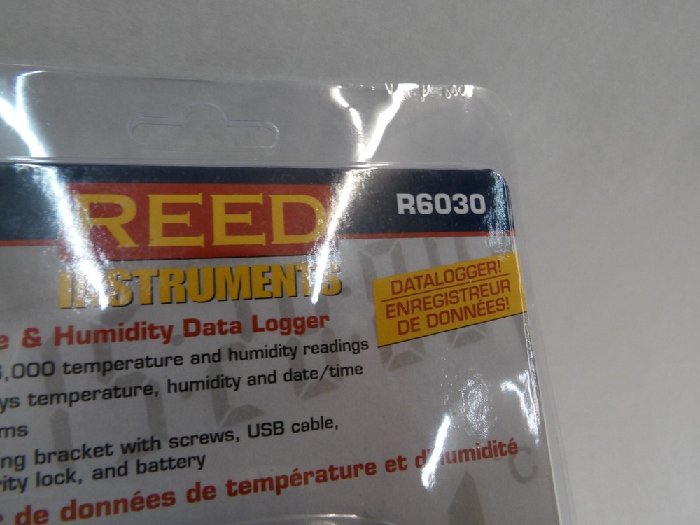 REED INSTRUMENTS R6030 TEMPERATURE HUMIDITY DATA LOGGER