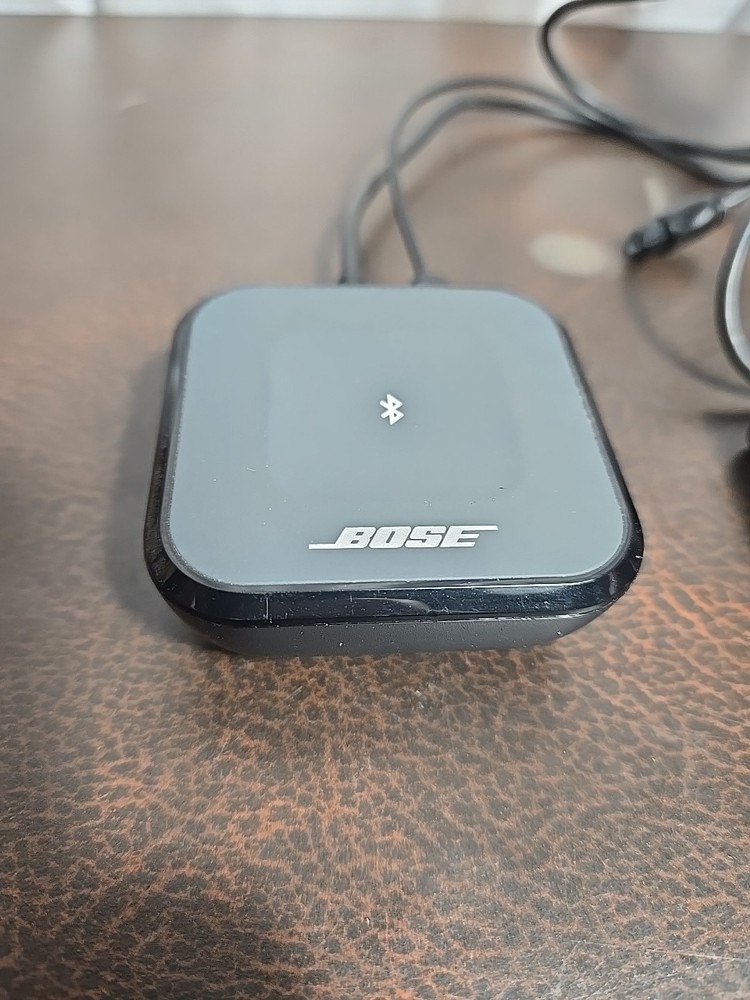 Bose Bluetooth Audio Adapter with Cables 418048 + Wall Adaptor - TESTED