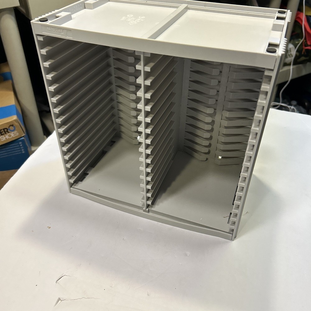 1 - Vtg Fellowes CD Rack Storage Unit 30 Computerware Spring Ejection Wall Mount