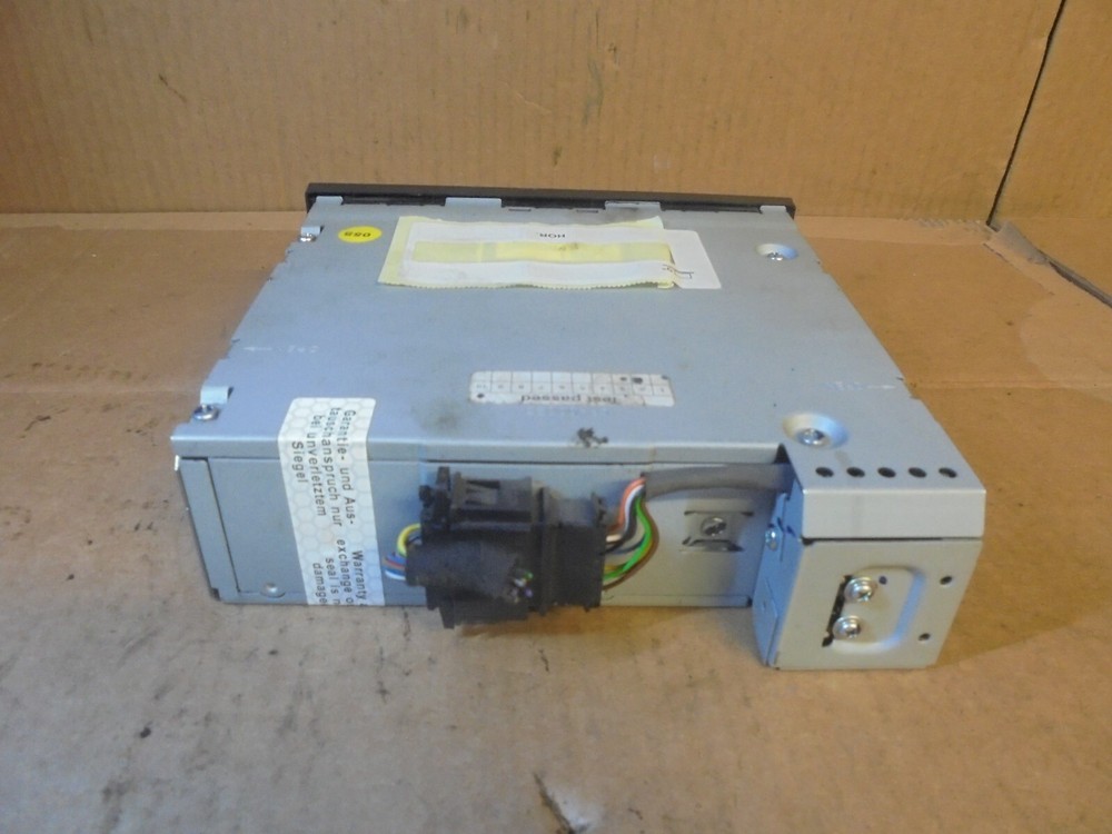 AUDI CX-CA1492GC CD CHANGER UNIT 8E0035111D