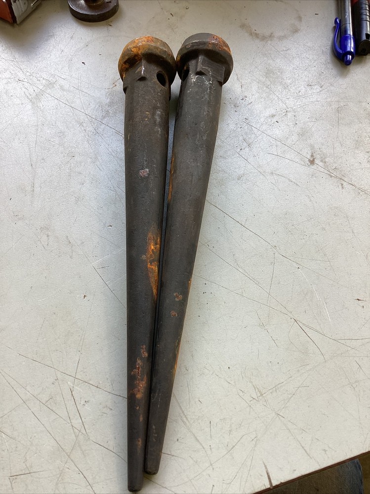 2 Klein Tools 3256TT Broad Head Bull Drift Pin with Tether Hole, 1-1/16”
