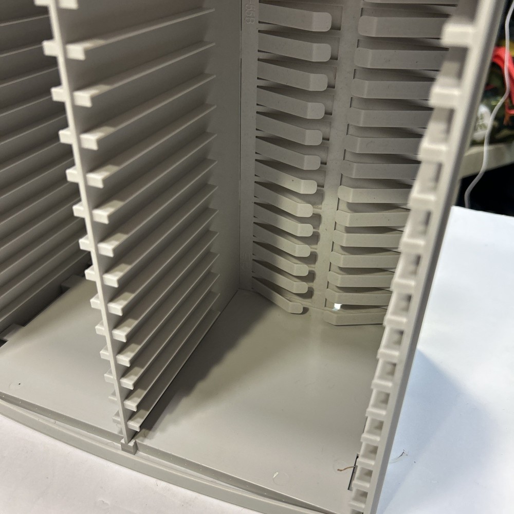 1 - Vtg Fellowes CD Rack Storage Unit 30 Computerware Spring Ejection Wall Mount