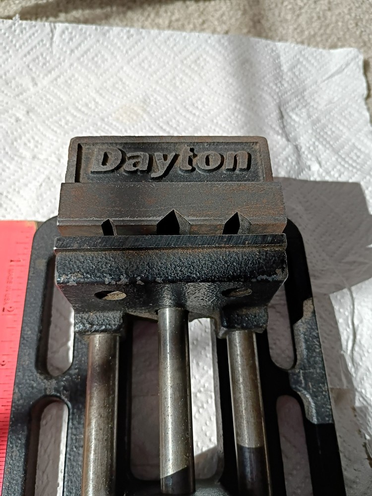 Dayton FTK06 3" Machine Vise with Fixed Base Pre-owned