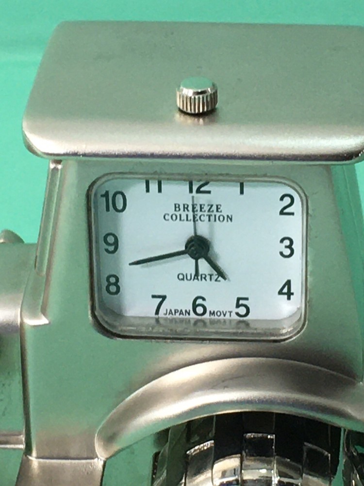 Breeze Collection Backhoe Clock -Japan Movement.