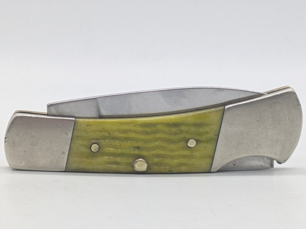 CASE XX Key Lime Bone Lockback Single Blade Folding Pocket Knife (EC3040325)