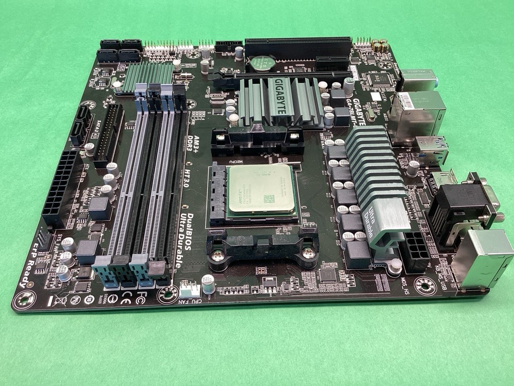 Gigabyte GA-78LMT-USB3 Desktop PC Motherboard & CPU - UNTESTED