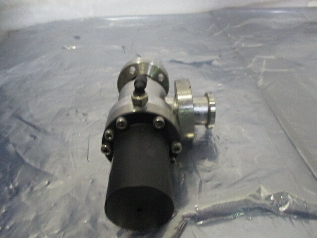 MDC AV-100-P Pneumatic Angle Valve, 452706