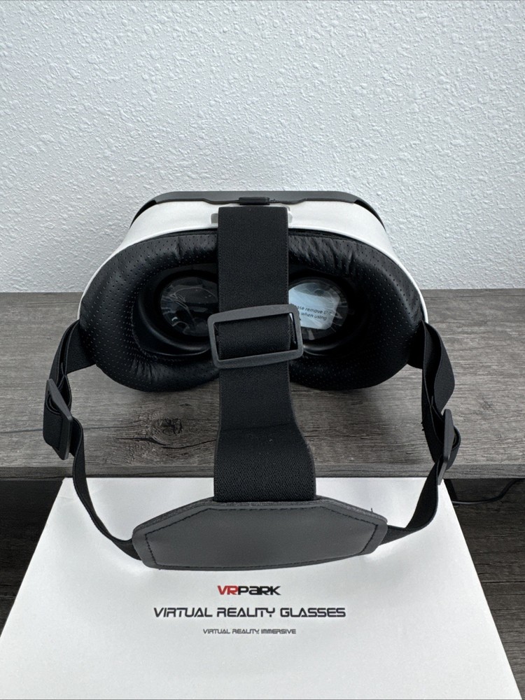 3D VR Glasses Headset Adjustable Strap Design Fit Al Devices No Batteries Needed