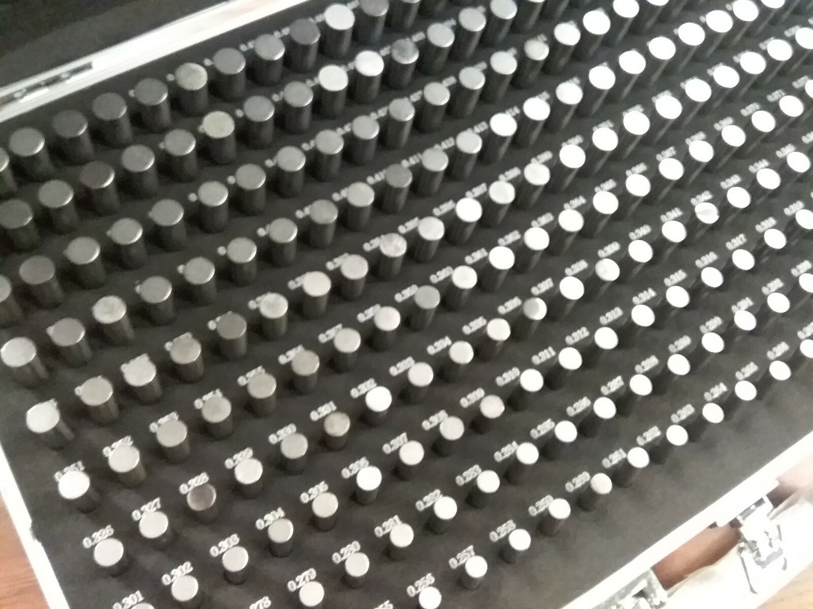 Pin Gage Set M2(-) 0.251-0.500", minus Tolerance 250 Pins metal case #707B-755MC