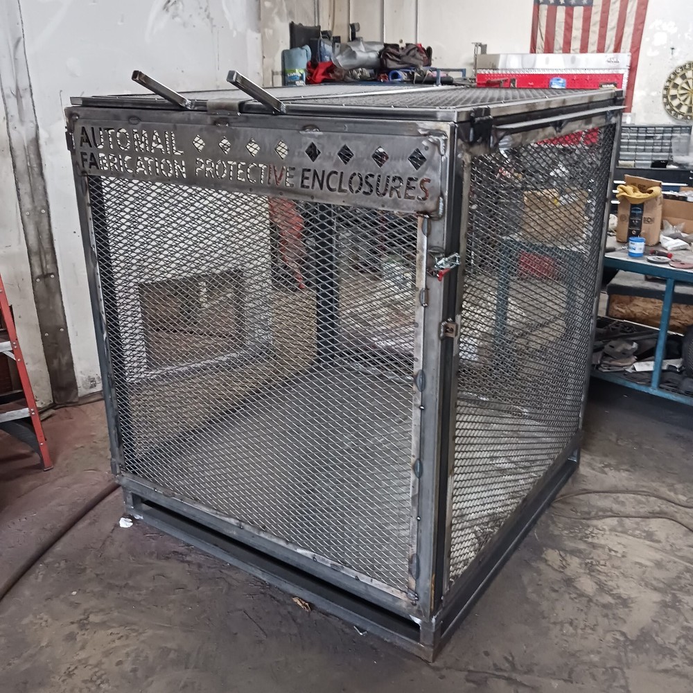 Locking Pallet cage 17.5cubic foot