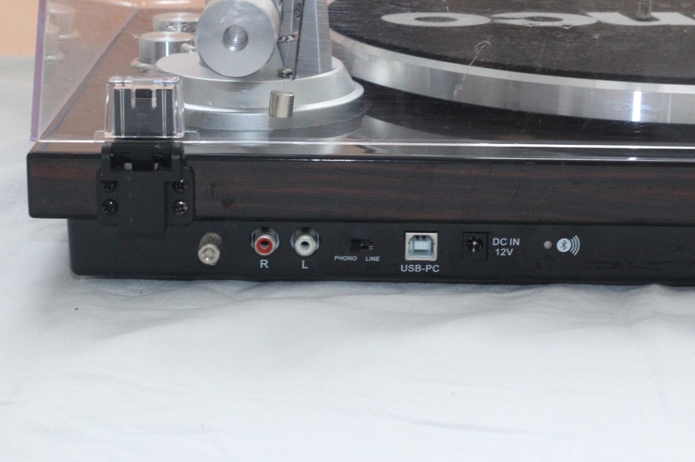 Lenco lbt 188 record player, EXCELLENT condition, walnut, bluetooth, USB output