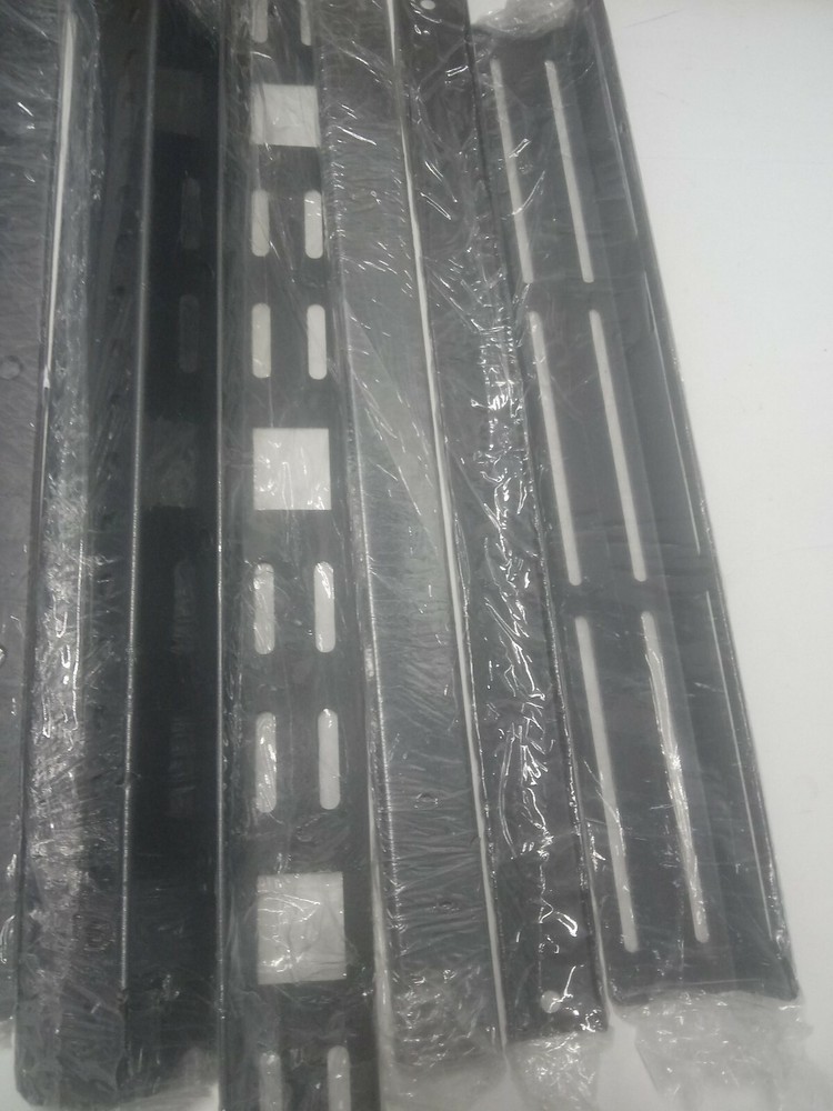 V7 RMUR1U-1E Mounting Rail for Server Racks