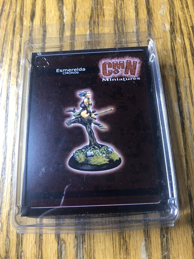 Cmon Mini 28mm Esmeralda - The White Witch Pack New