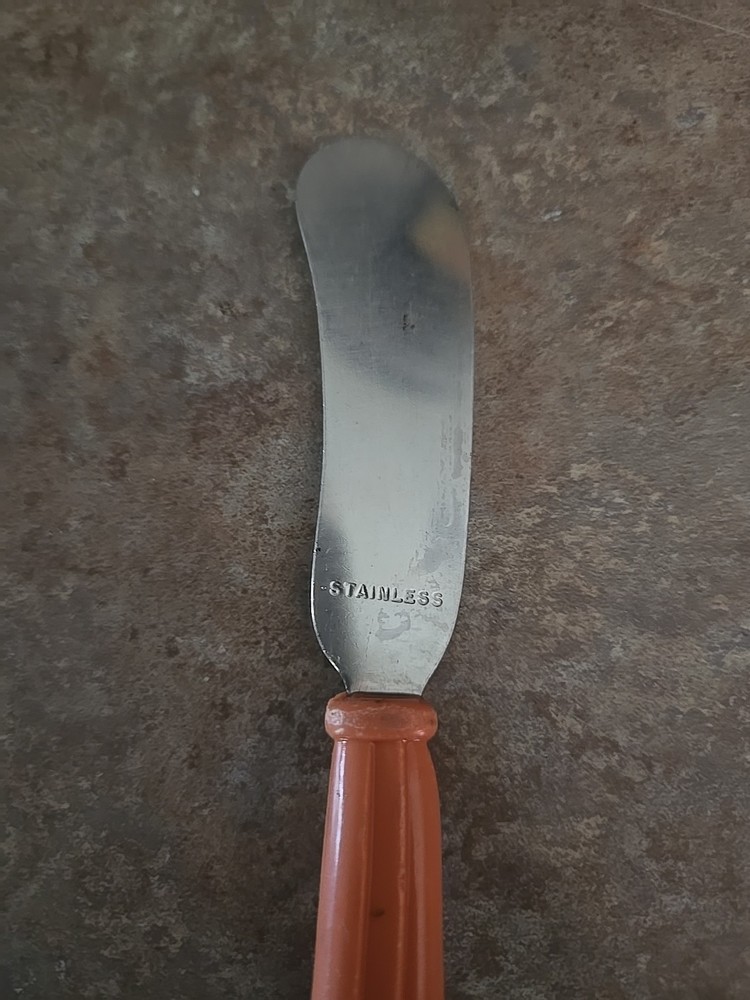 Vintage Bakelite Stainless Spreader