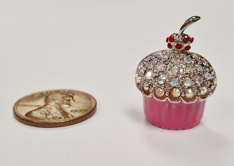 VINTAGE CRYSTAL AB RUBY RHINESTONE CUPCAKE CHERRY TOP PINK CABOCHON FINDING E261