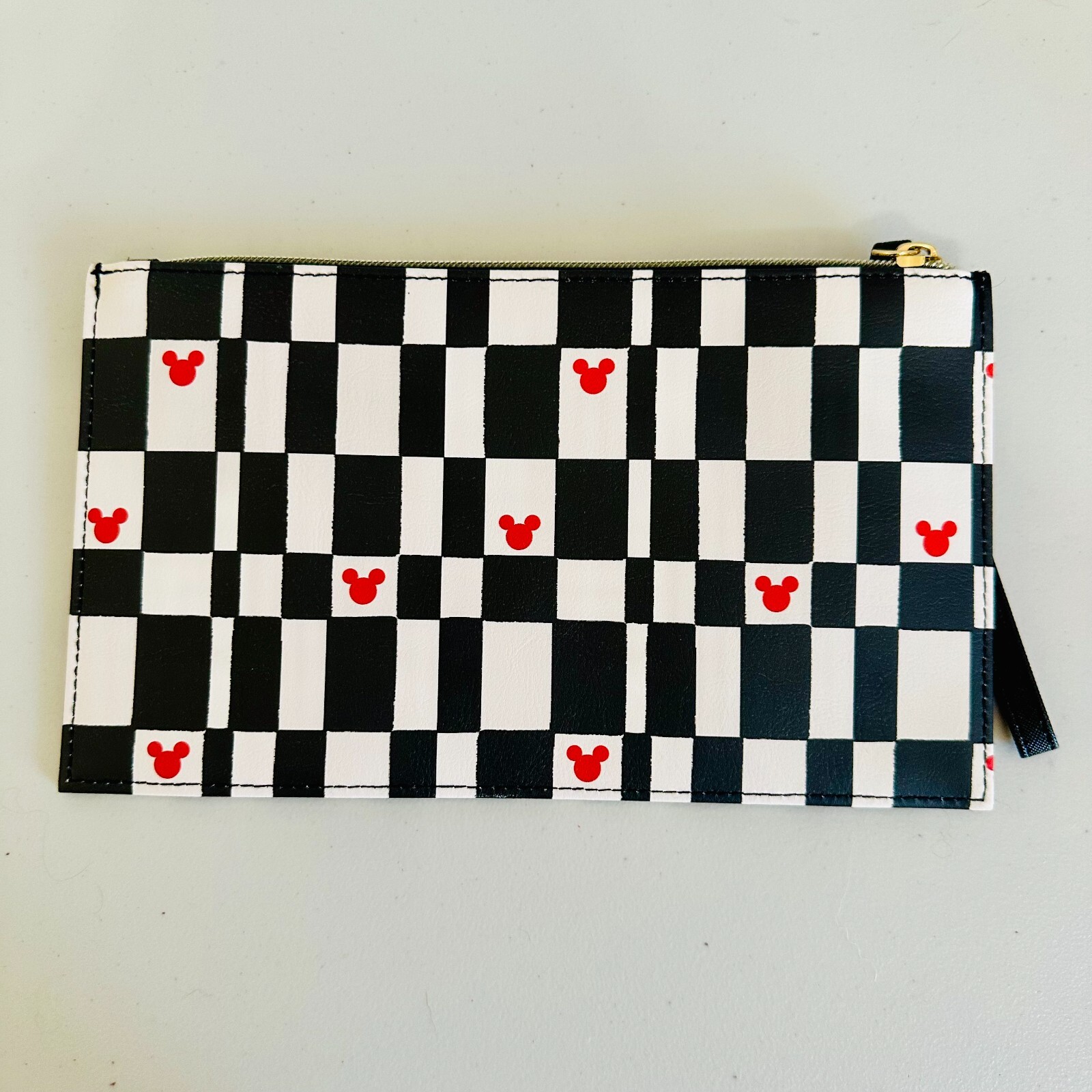 BIOWORLD MICKEY MOUSE 4-PIECE WRISTLET WALLET CARDHOLDER COSMETIC CASE GIFT SET