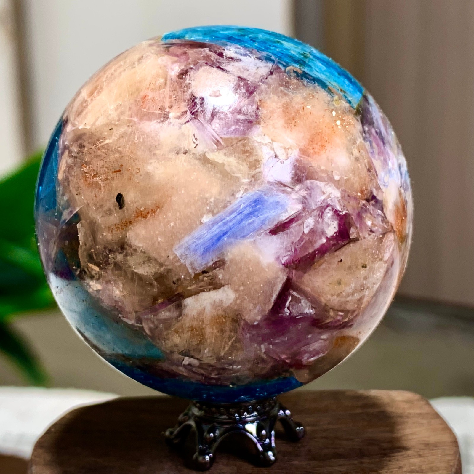 152G Natural Blue Aptite +Sun Stone purple lepidolite Sphere mineral sample