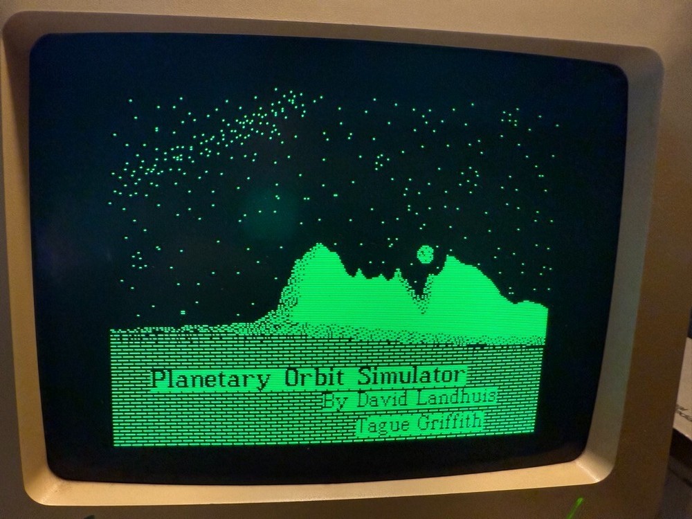 BIG RED COMPUTER CLUB - 30 disks - some work, some don't - Apple Software