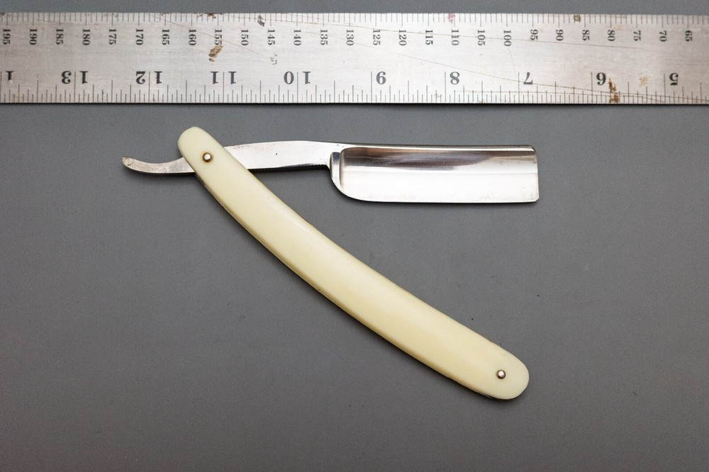 Unique Japanese Straight Razor