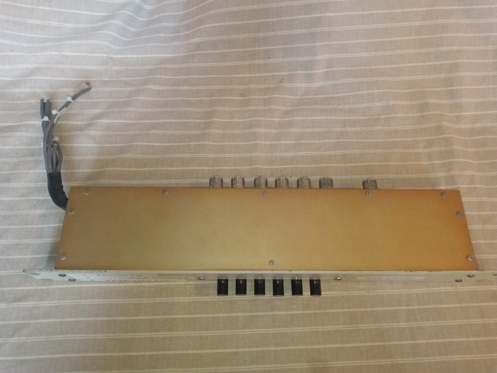 Vintage Dynair Electronics model VS-6A 6-Input Video Rackmount Switch
