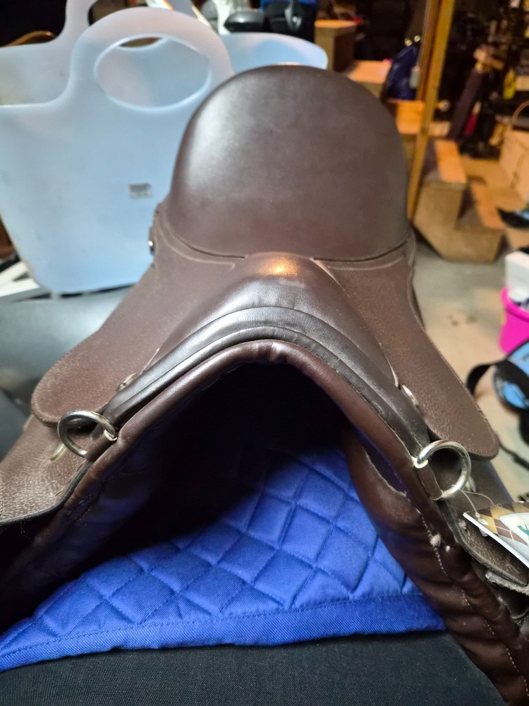 Silver fox english saddle