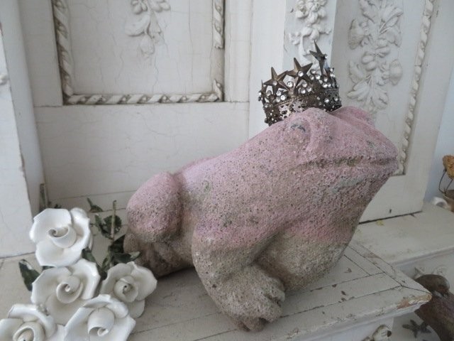 ADORABLE Chippy PINK Vintage STATUE Garden FROG TOAD Time Worn Patina