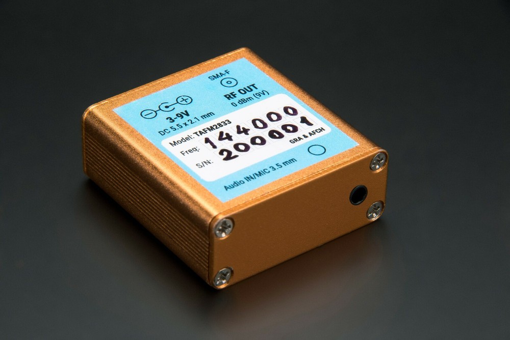 RF Transmitter FM 144 MHz TAFM2833 Low Spurs Alluminum Case [with Antenna]