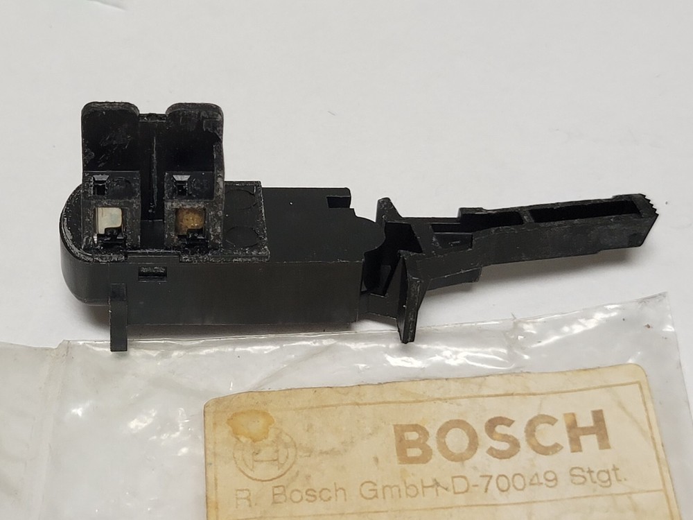 Bosch Genuine OEM Replacement Part# 2 607 200 206, Forward/Reverse Switch NOS