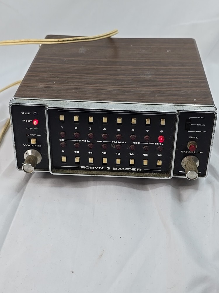 Robyn 3 Bander Model 3000 Scanner LF VHF UHF V Powers On Sel Button Doesn't Work