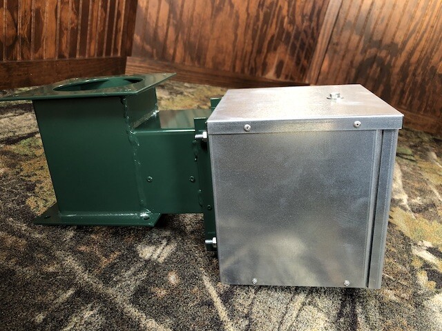 THE HAMMER FLAT TOP feeding system