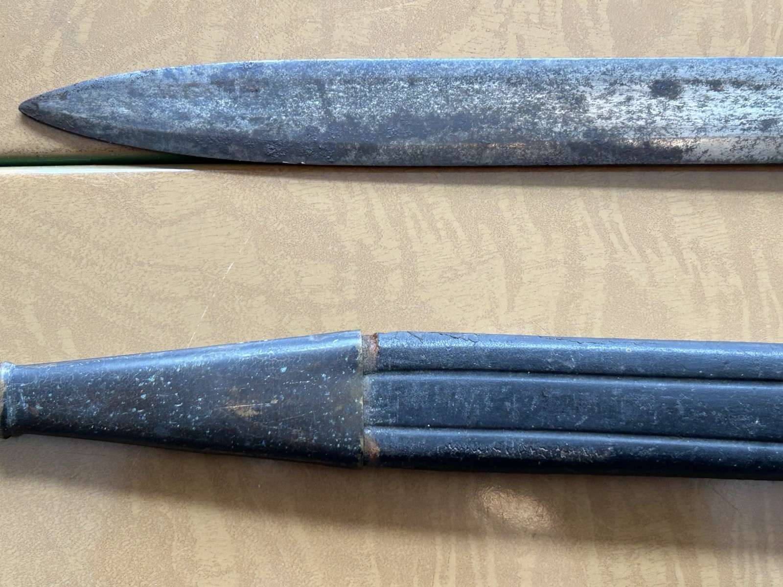 1832 Civil War Artillery Short Sword with Leather Sheath, Used