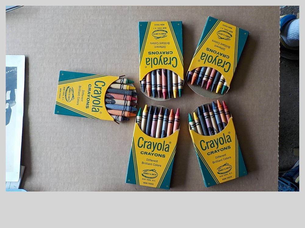 1960's 15 cent Crayola Crayons 5 near mint boxes