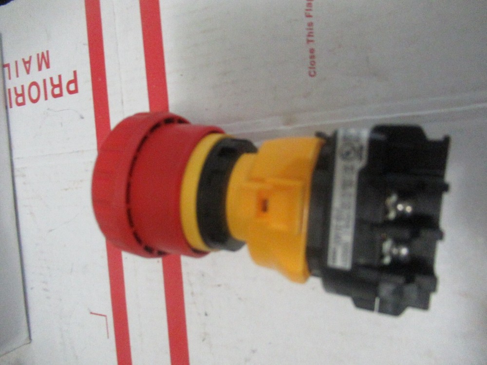IDEC XWIE-BV EMEGENCY STOP SWITCH