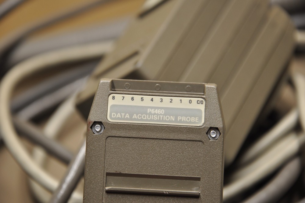 TEKTRONIX 1240 LOGIC ANALYZER FOR PARTS ONLY