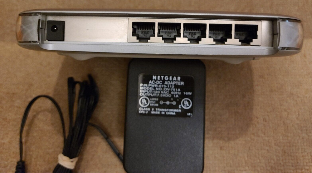 NetGear ProSafe (FS605) 5-Ports External Switch