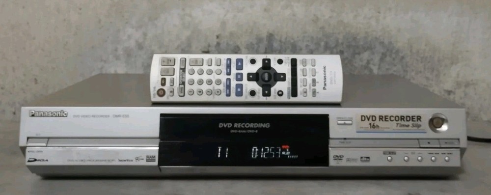 PANASONIC DMR-E55 DVD RECORDER WITH REMOTE CONTROL