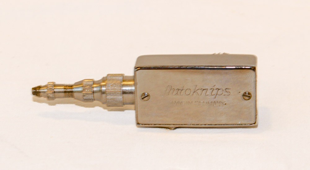 Autoknips Model V mechanical self-timer shutter release