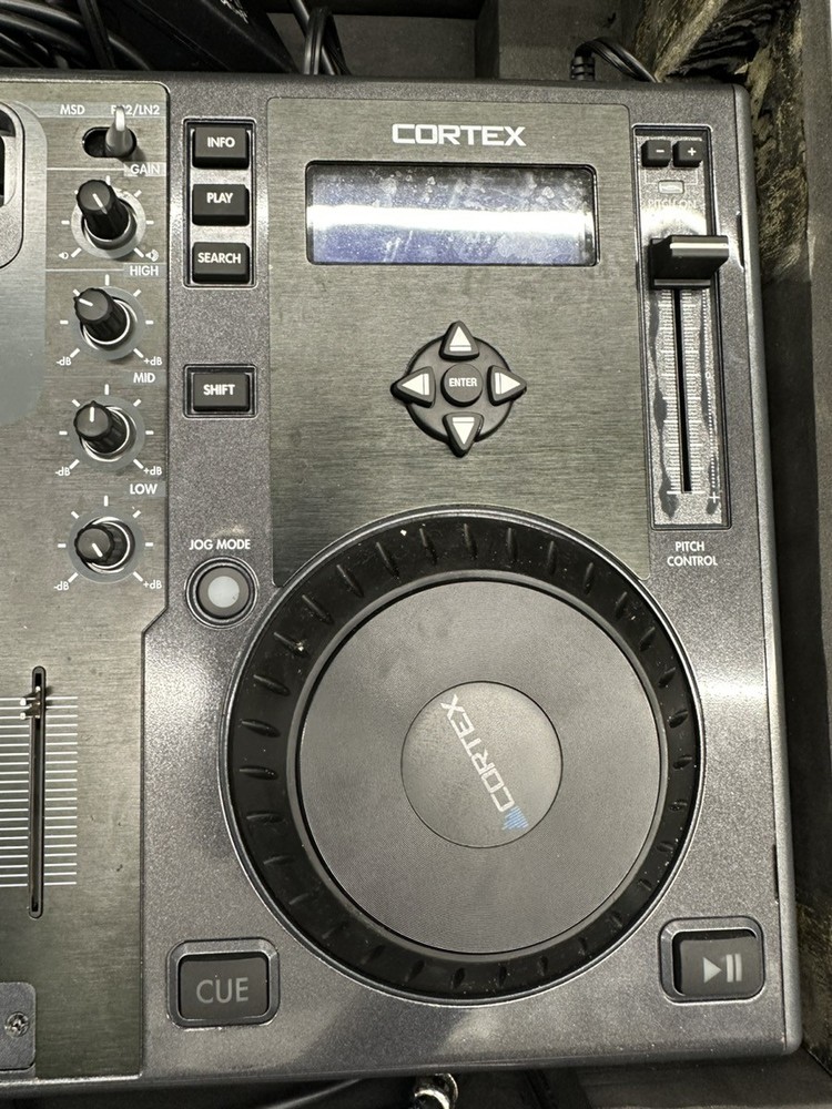 CORTEX DMIX-300 IPOD DJ MIXER W/ Hard Case (E16002575)