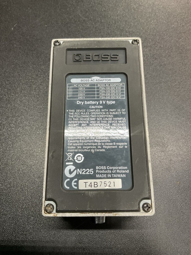 Boss (DD-3) Digital Delay Guitar Effect Pedal