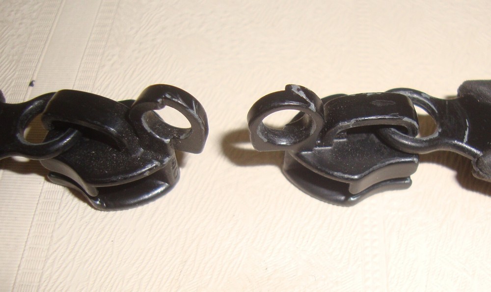 Tumi T2 Replacement Locking Sliders / Zipper Pulls / Pull Tabs - Black Lot of 2