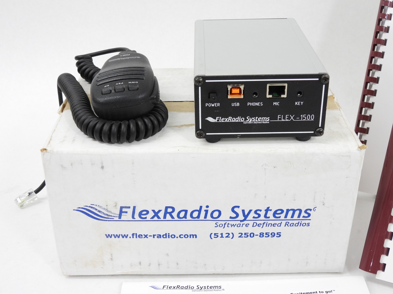 Flex Radio 1500 SDR Transceiver + Mic + Box (excellent)